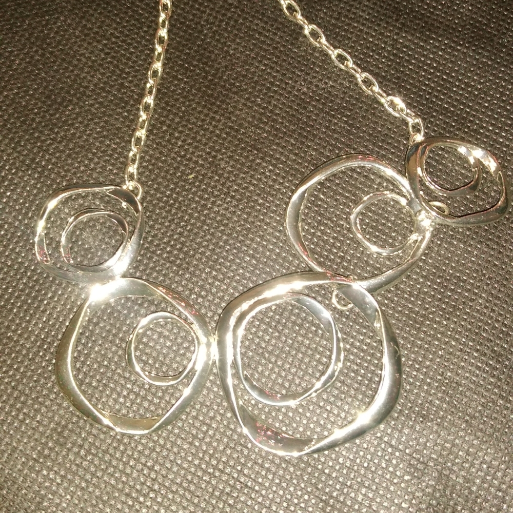 Necklace earrings set